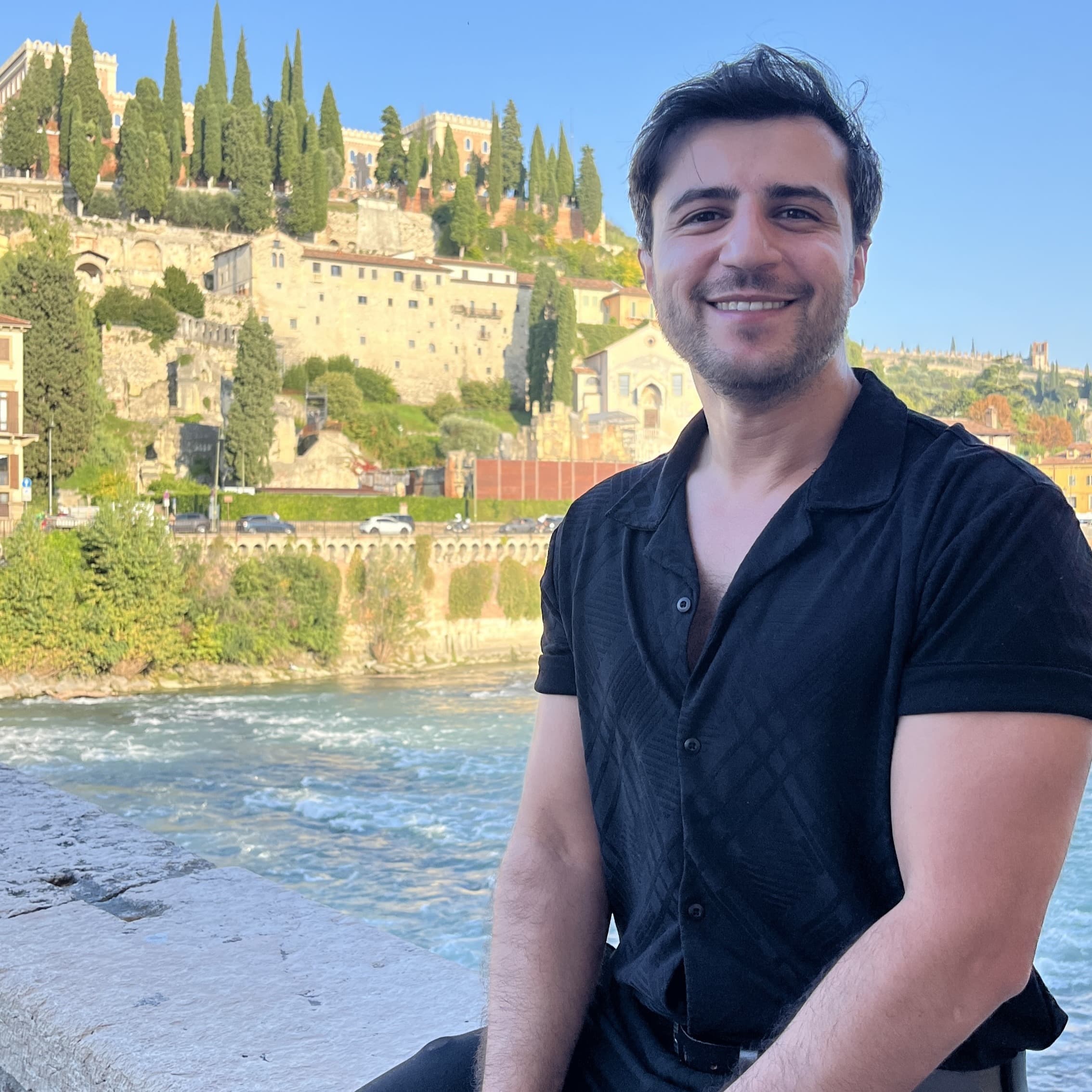 Adem Şems Asha, digital marketing consultant in Bratislava